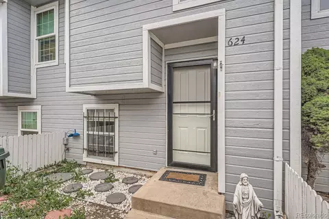 624 Switzer Ln, Thornton, CO 80260