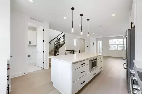Kitchen - 10904 E Hinsdale Cir, Centennial, CO 80112 photo 2 of 2