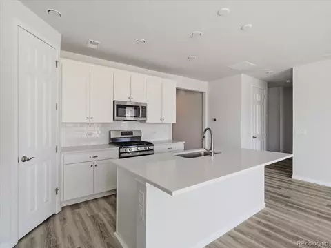 Kitchen - 5445 Shady Oaks Dr, Fort Collins, CO 80528 photo 4 of 5