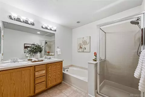 Bath - 7870 E 29th Ave, Denver, CO 80238 photo 3 of 4