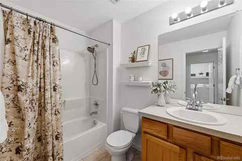 Bath - 7870 E 29th Ave, Denver, CO 80238 photo 4 of 4