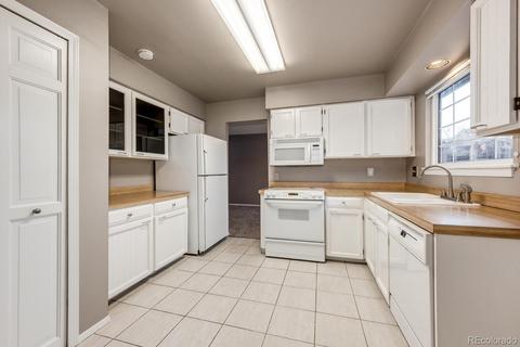 9002 E Amherst Dr #E, Denver, CO 80231 photo 11