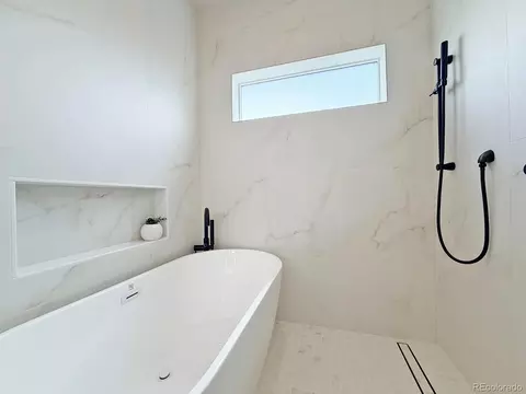 Bath - 1259 N Stuart St #2, Denver, CO 80204 photo 4 of 8