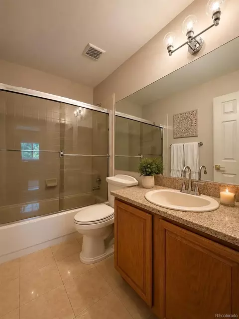 Bath - 2191 E Phillips Ln, Centennial, CO 80122 photo 3 of 4
