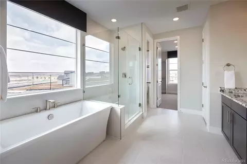 Bath - 24043 E 39th Ave, Aurora, CO 80019 photo 4 of 5
