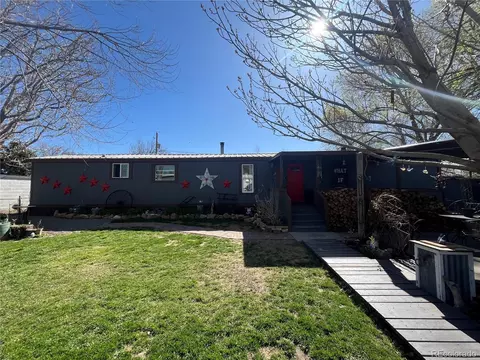 202 Circle Ln, Pueblo, CO 81006