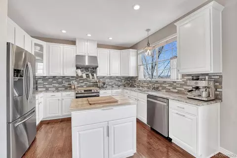 Kitchen - 2371 Broadleaf Loop, Castle Rock, CO 80109 photo 2 of 2