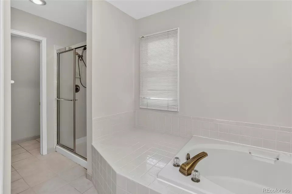 Bath - 7971 Arrowhead Ct, Lone Tree, CO 80124 photo 2 of 4