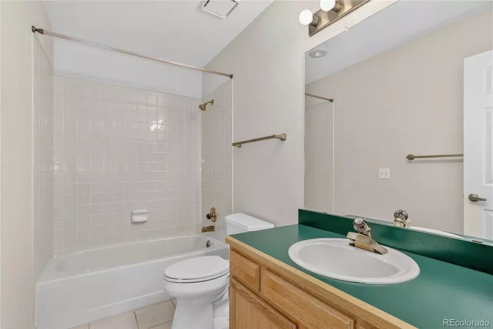 Bath - 7971 Arrowhead Ct, Lone Tree, CO 80124 photo 3 of 4