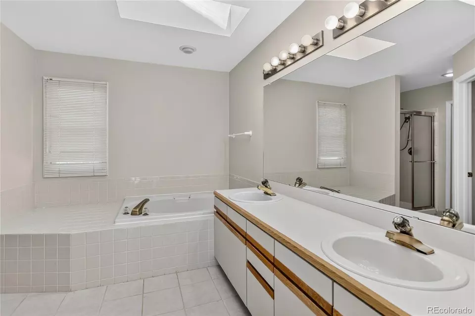 Bath - 7971 Arrowhead Ct, Lone Tree, CO 80124 photo 1 of 4
