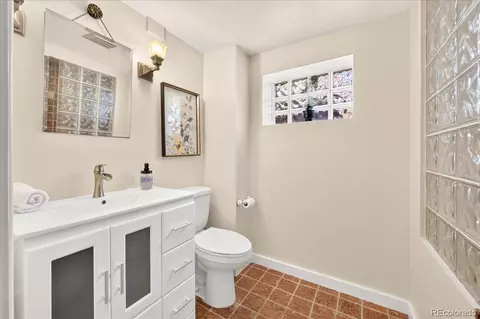 Bath - 1920 Ivanhoe St, Denver, CO 80220 photo 2 of 3