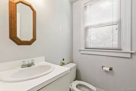 Bath - 814-818 E 19th Ave, Denver, CO 80218 photo 2 of 2