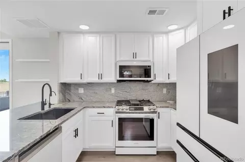 Kitchen - 9811 E 56th Pl, Denver, CO 80238 photo 3 of 5
