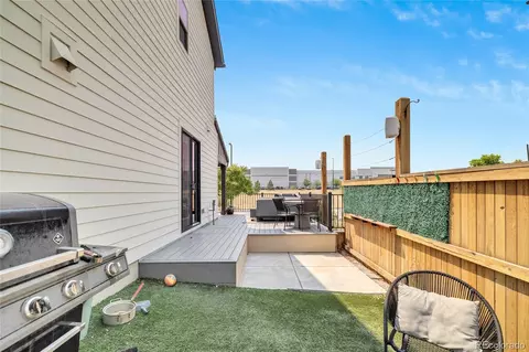 Exterior - 9811 E 56th Pl, Denver, CO 80238 photo 7 of 9