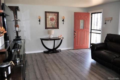 451 Iola St, Aurora, CO 80010 photo 5