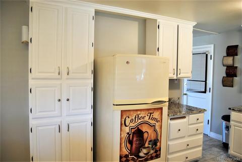 451 Iola St, Aurora, CO 80010 photo 8