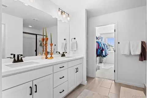 Bath - 22033 E Stanford Dr, Aurora, CO 80015 photo 2 of 4