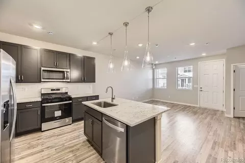 27482 E 1st Ave, Aurora, CO 80018 photo 6