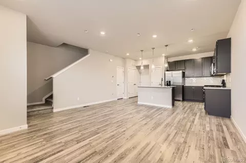 27482 E 1st Ave, Aurora, CO 80018 photo 2