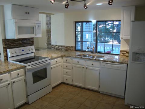 472 S Kalispell Way #E, Aurora, CO 80017 photo 3