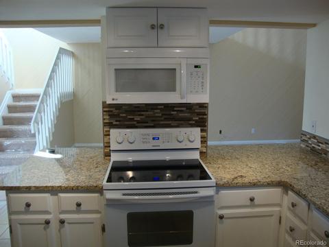 472 S Kalispell Way #E, Aurora, CO 80017 photo 4