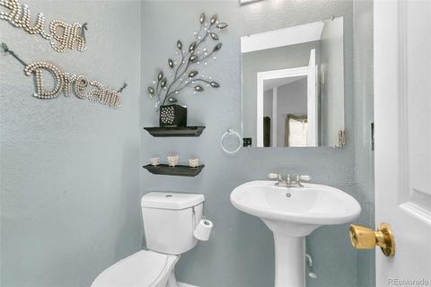 4804 Cornish Ct, Denver, CO 80239 photo 15