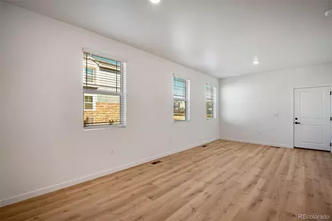 22534 E 6th Pl, Aurora, CO 80018 photo 9