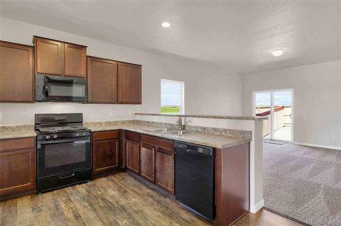 47316 Clover Ave, Bennett, CO 80102 photo 4