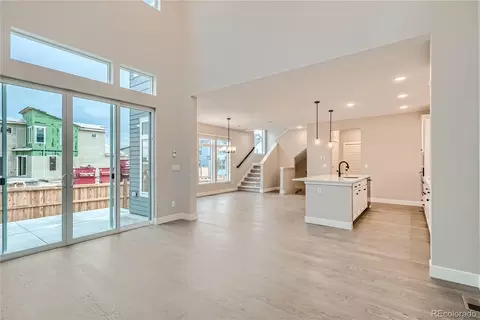 9964 E 63rd Pl, Denver, CO 80238 photo 4