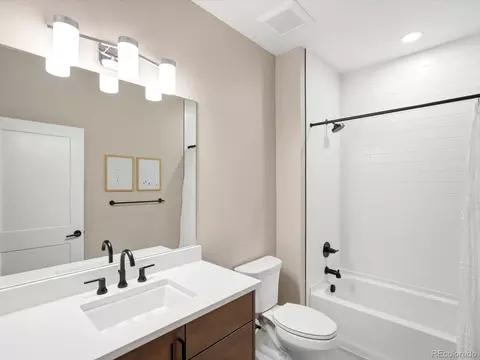 Bath - 95 River Run Cir, Fraser, CO 80442 photo 5 of 6
