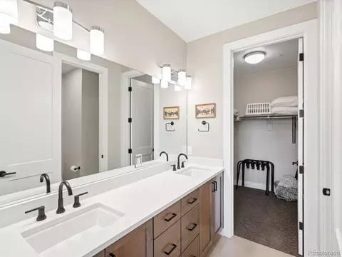 Bath - 95 River Run Cir, Fraser, CO 80442 photo 2 of 6
