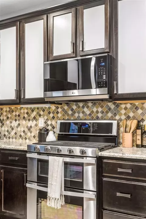 Kitchen - 9050 E Caley Way, Englewood, CO 80111 photo 6 of 6