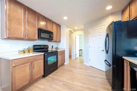Kitchen - 24643 E Whitaker Dr, Aurora, CO 80016 photo 4 of 4
