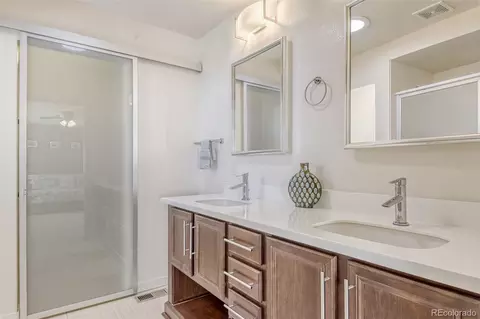 Bath - 10890 Touchstone Loop, Parker, CO 80134 photo 1 of 5