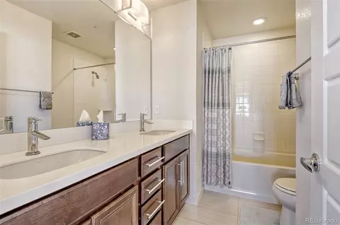 Bath - 10890 Touchstone Loop, Parker, CO 80134 photo 4 of 5