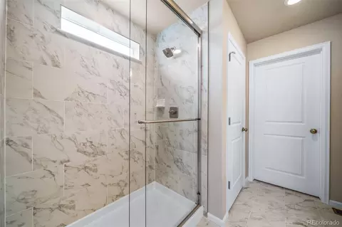 Bath - 22362 E 39th Ave, Aurora, CO 80019 photo 3 of 6