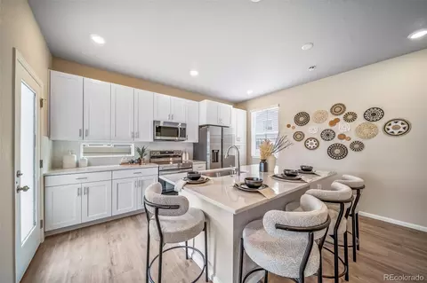 Kitchen - 22362 E 39th Ave, Aurora, CO 80019 photo 2 of 5