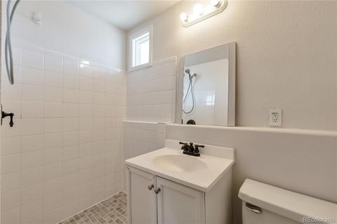 20306 E Batavia Dr, Aurora, CO 80011 photo 9