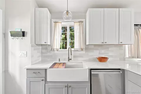 Kitchen - 4804 S Pine Rd, Evergreen, CO 80439 photo 3 of 6