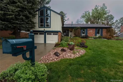 2933 S Macon St, Aurora, CO 80014
