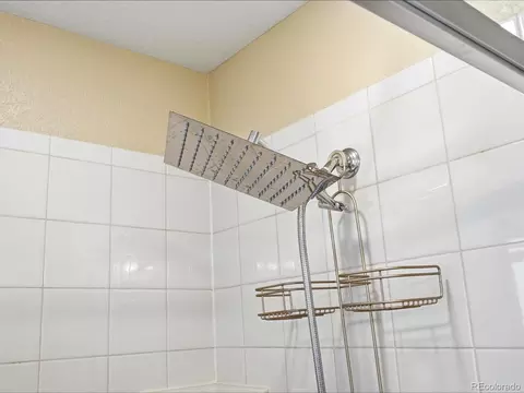 Bath - 14119 W 89th Loop, Arvada, CO 80005 photo 3 of 7