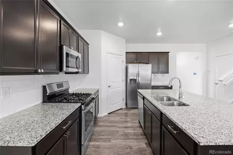 Kitchen - 26754 E Archer Ave, Aurora, CO 80018 photo 3 of 4