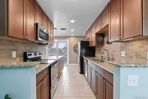 236 Lima St, Aurora, CO 80010 photo 6