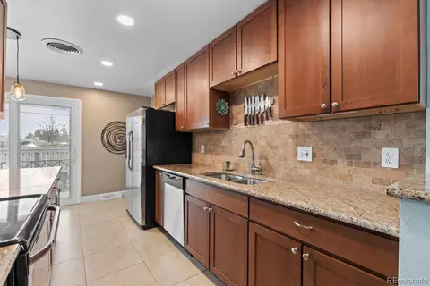 236 Lima St, Aurora, CO 80010 photo 9
