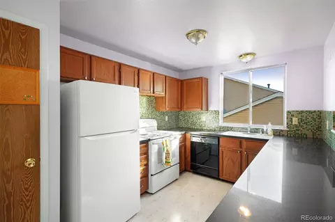 Kitchen - 19539 E Purdue Cir, Aurora, CO 80013 photo 1 of 5