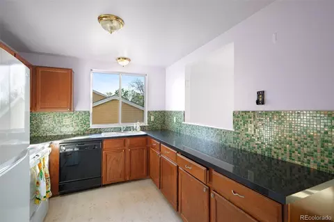 Kitchen - 19539 E Purdue Cir, Aurora, CO 80013 photo 3 of 5