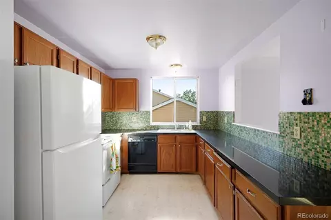 Kitchen - 19539 E Purdue Cir, Aurora, CO 80013 photo 2 of 5