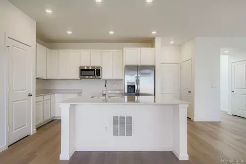 6879 Juniper Dr, Thornton, CO 80602 photo 2