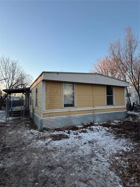 327 Cherry St, Lochbuie, CO 80603