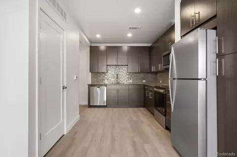 639 29th St #211, Denver, CO 80205